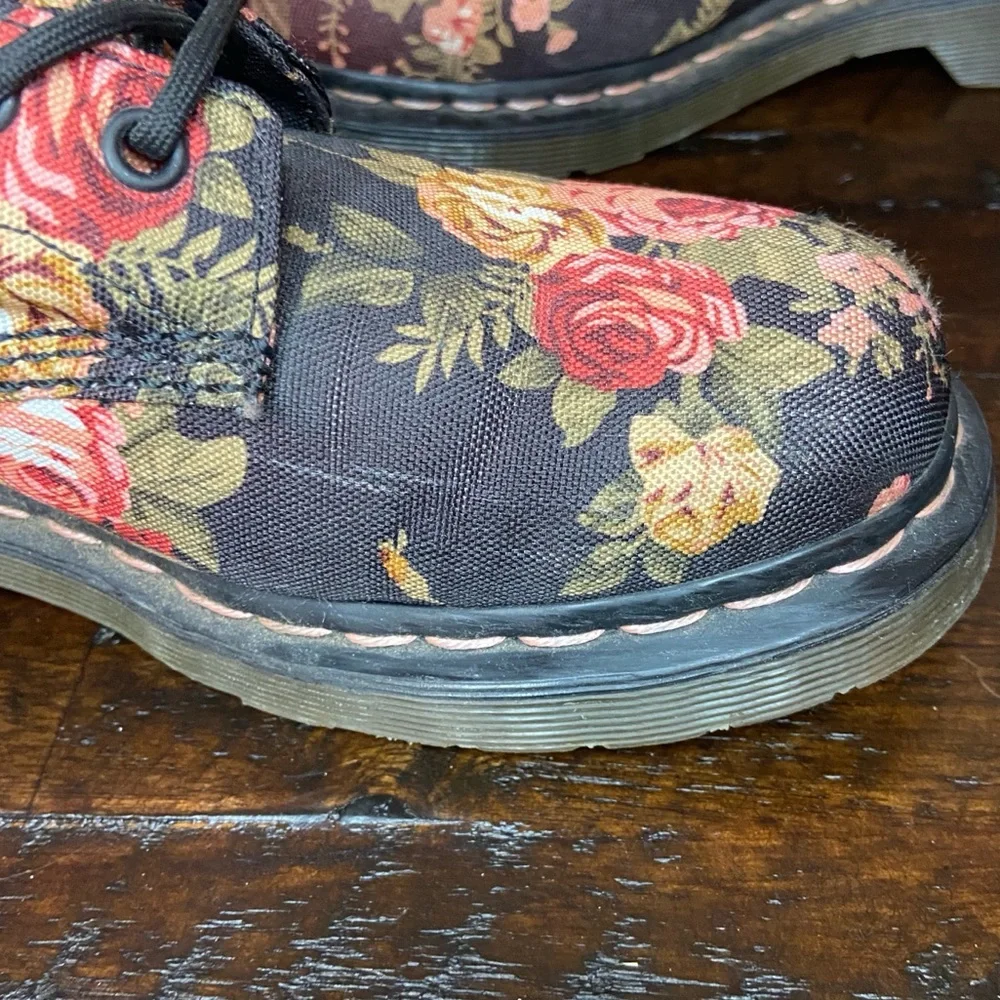 Dr. Martens Victorian Flowers Floral Canvas Boots Docs 11821 Black Pink Size 9 - Picture 11 of 11